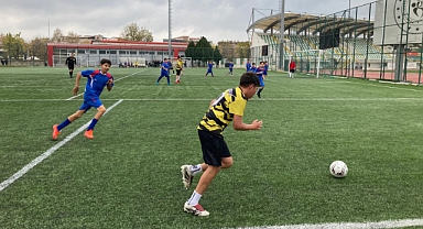 Kırklareli Okullar Futbol Ligi'nde Ahmet Mithat Ortaokulu 4-1 Kazandı