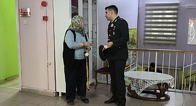 Mehmetçiklerden Kırklareli Huzurevine Anlamlı Ziyaret