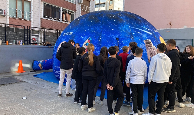 Cumhuriyet Ortaokulu’nda Planetaryum Deneyimi Öğrencilerle Buluştu