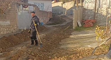 Işıklar Mahallesi’nde Yol Onarımı Sürüyor