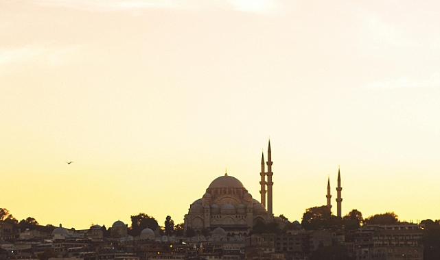 Üç Aylar Başladı: Regaib, Miraç, Berat ve Ramazan Tarihleri Belli Oldu