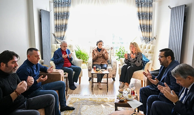 Vali Turan’dan Emekli Öğretmene Taziye Ziyareti