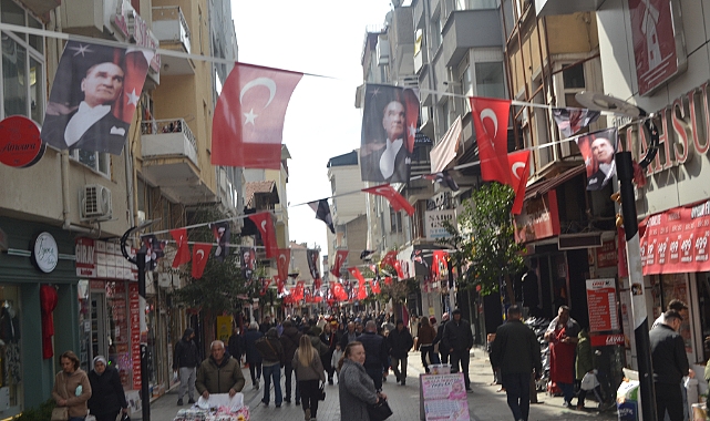 Bayrama Sayılı Günler Kala Sokaklar Hareketlendi
