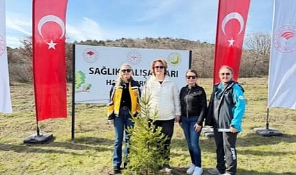 Kırklareli'nde 14 Mart Tıp Bayramı'na Anlamlı Kutlama: Fidan Dikimi ve Kahkaha Yogası