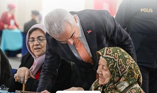 Kırklareli'nde Büyüklerimizin Değerine Vefa: Yaşlılar Haftası Kutlamaları Başladı