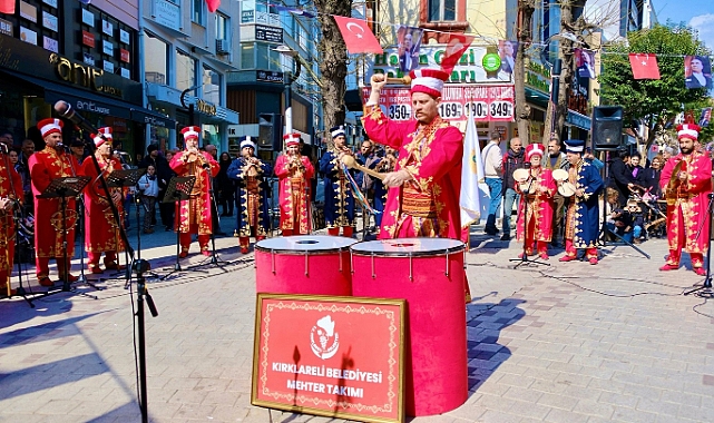 Kırklareli'nde Kadir Gecesi'nde İlahiler Cumhuriyet Caddesi'nde Yankılandı