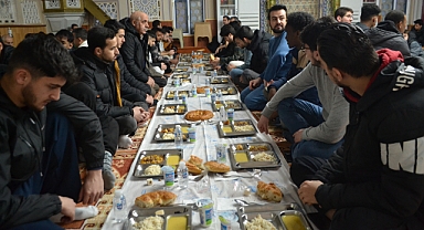 Kırklareli'nde Uluslararası Öğrenciler Aynı Sofrada İftar Açtı