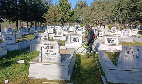 Pehlivanköy’de Ramazan Bayramı Öncesi Mezarlıklarda Temizlik ve Bakım Çalışması