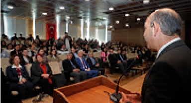 TRAKYA ÜNİVERSİTESİ'NDE İSTİKLAL MARŞI'NIN KABULÜNÜN 105. YILI ANILDI