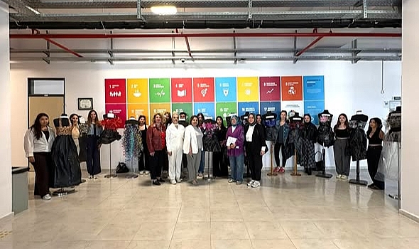 “Dönüşüm: Plastik Şişeden Tasarıma” Sergisi Tekirdağ’da Sanatseverlerle Buluştu