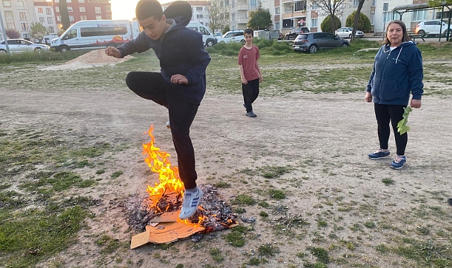 Kırklareli’nde Hıdırellez Coşkusu Mahallelerde Renkli Görüntülere Sahne Oldu