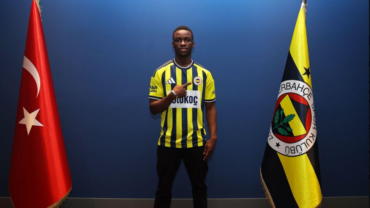Amara Diouf kimdir? Fenerbahçe’nin yeni transferi kaç yaşında, hangi mevkide?