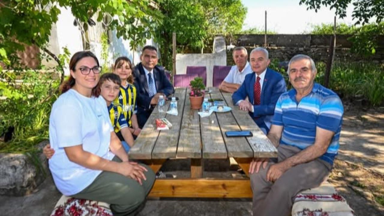 Vali Turan’dan Karakoç Köyünde Anlamlı Aile Ziyareti