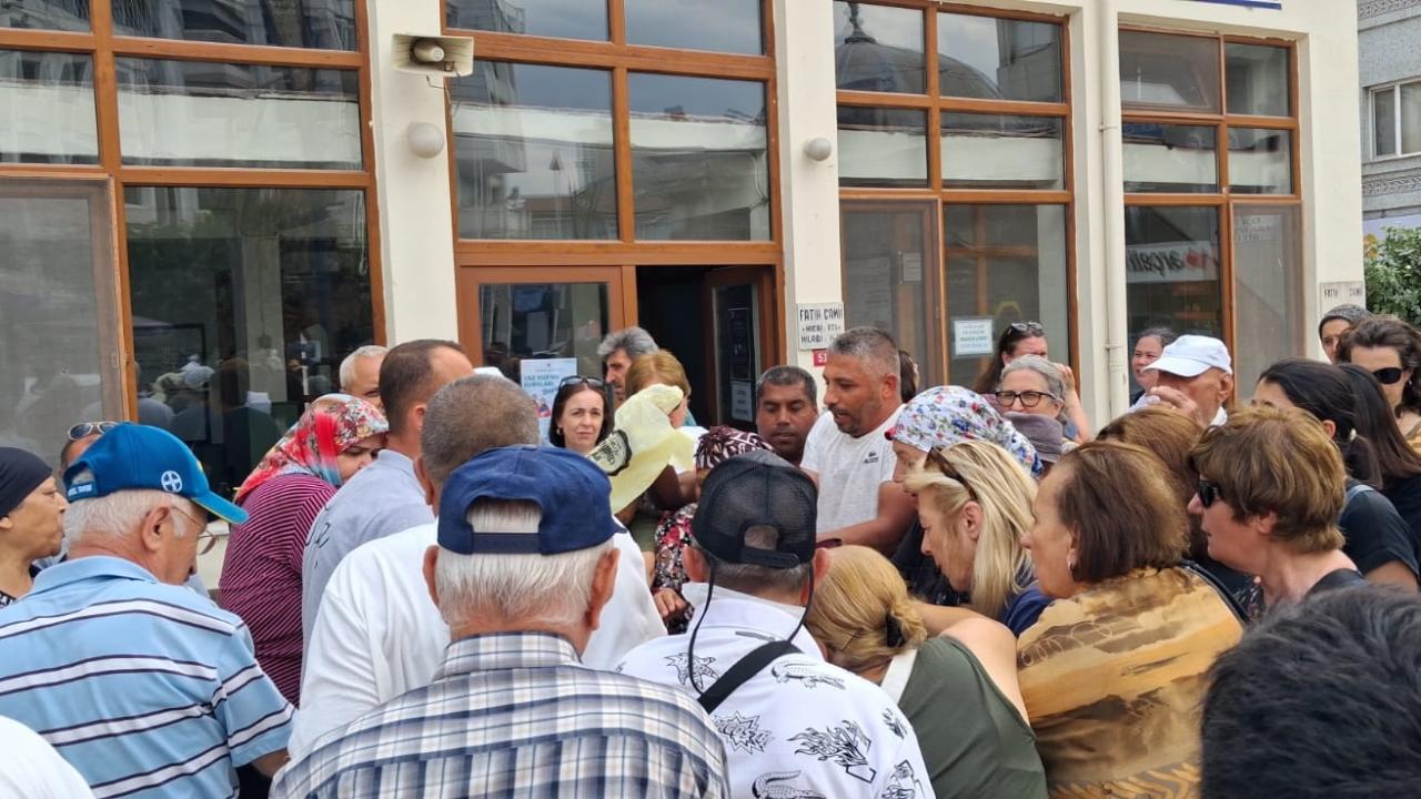 BABAESKİ’DE MUHARREM BEREKETİ: VATANDAŞLARA AŞURE İKRAMI