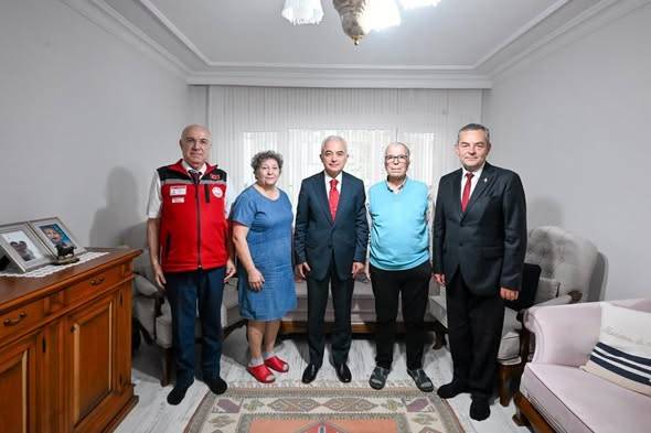 Vali Uğur Turan’dan Kahraman Kıbrıs Gazisi Erbil Şahinel’e Geçmiş Olsun Ziyareti