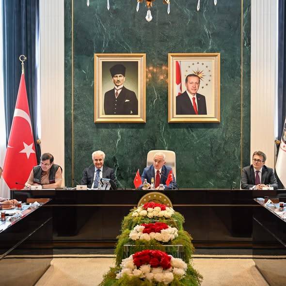 Vali Uğur Turan Vatandaşların Taleplerini Dinledi