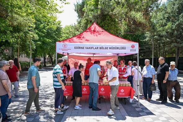Kırklareli’nde Aşure Günü Bereketi Vatandaşlarla Paylaşıldı