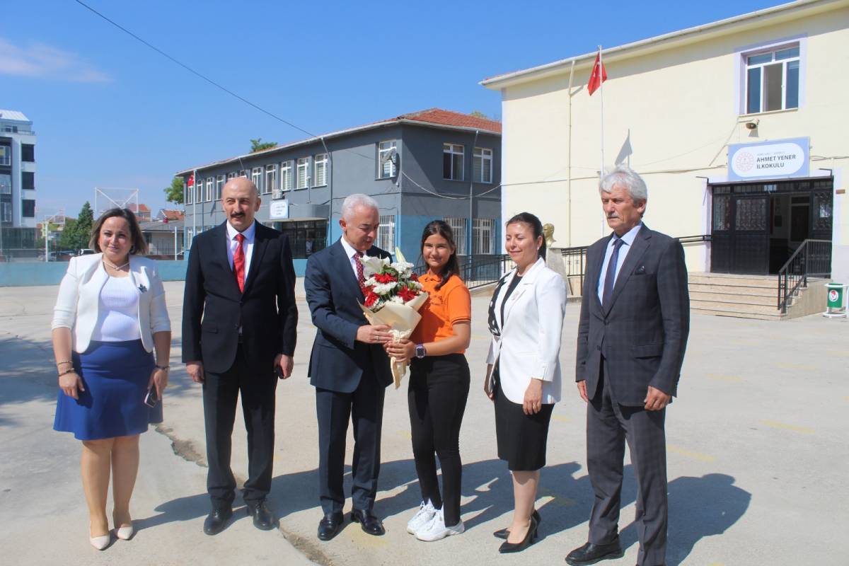 Kırklareli’nde Karne Coşkusu: Öğrenciler Yaz Tatiline Merhaba Dedi