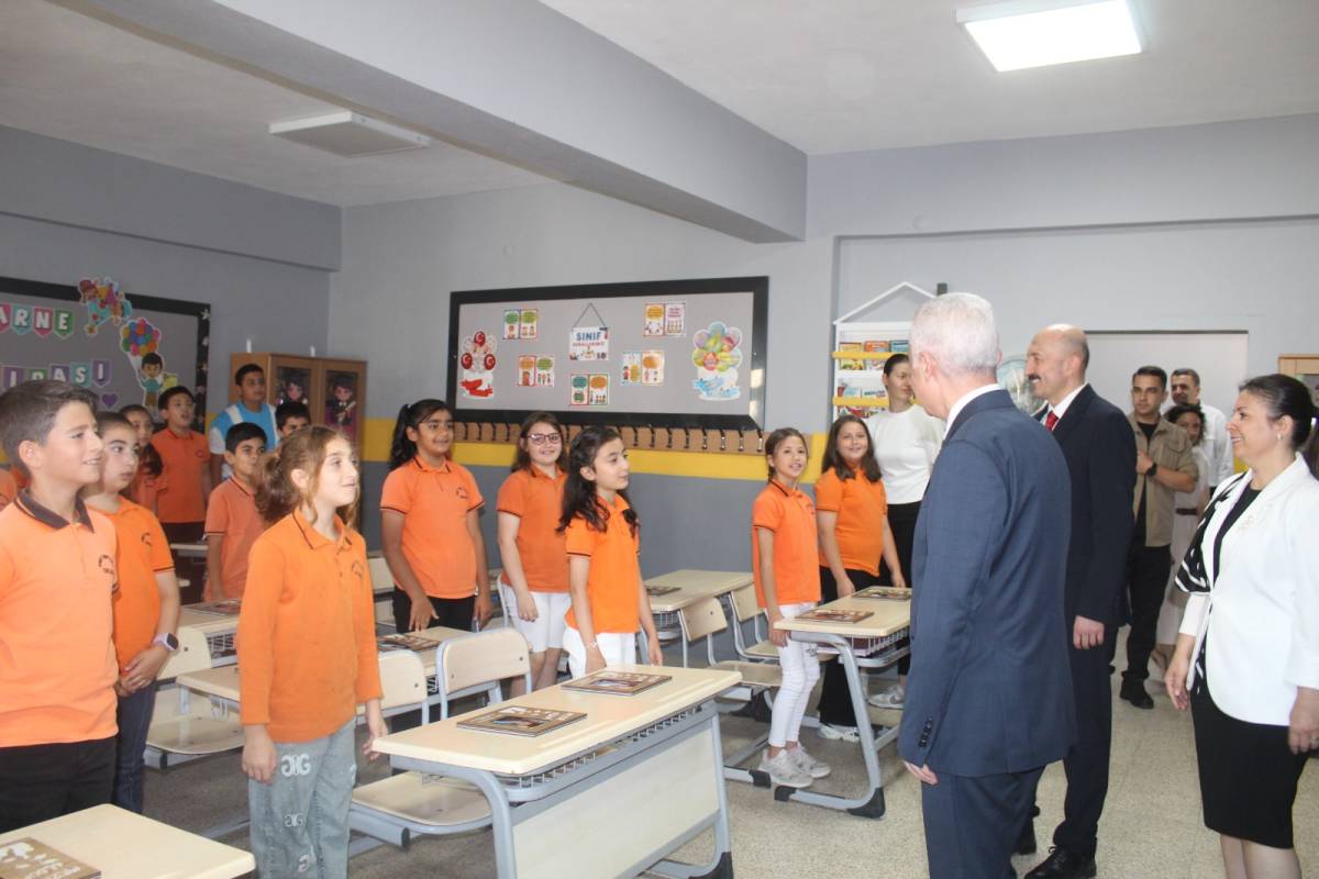 Kırklareli’nde Karne Coşkusu: Öğrenciler Yaz Tatiline Merhaba Dedi