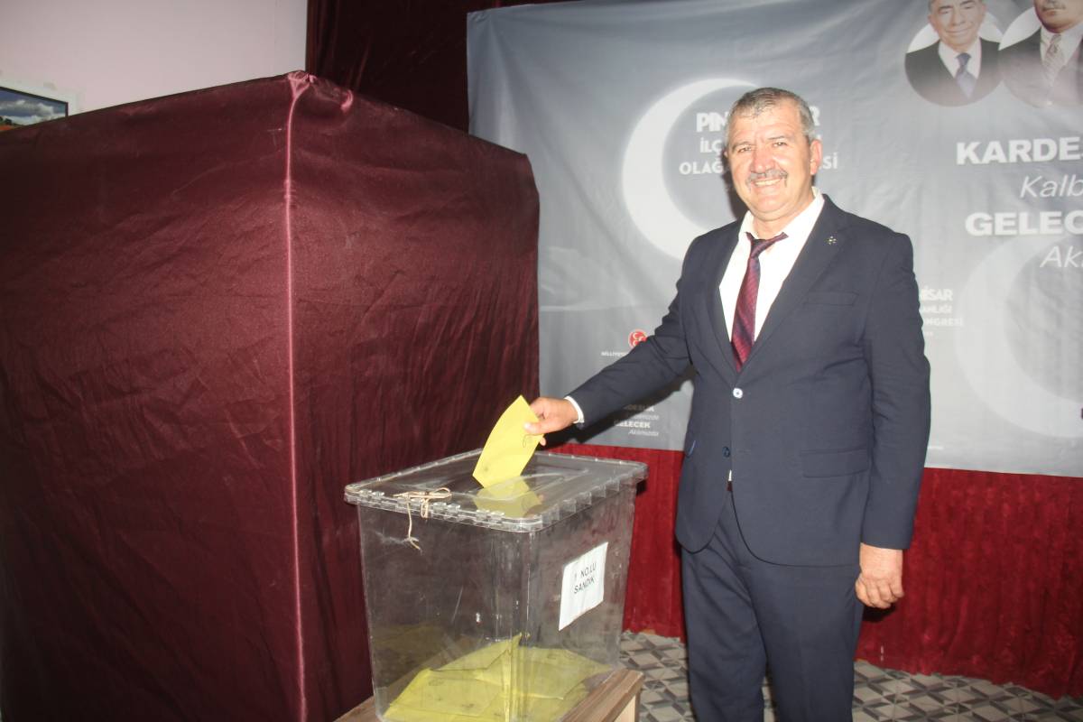 MHP Pınarhisar’da Nedim Bars Yeniden Başkan Seçildi